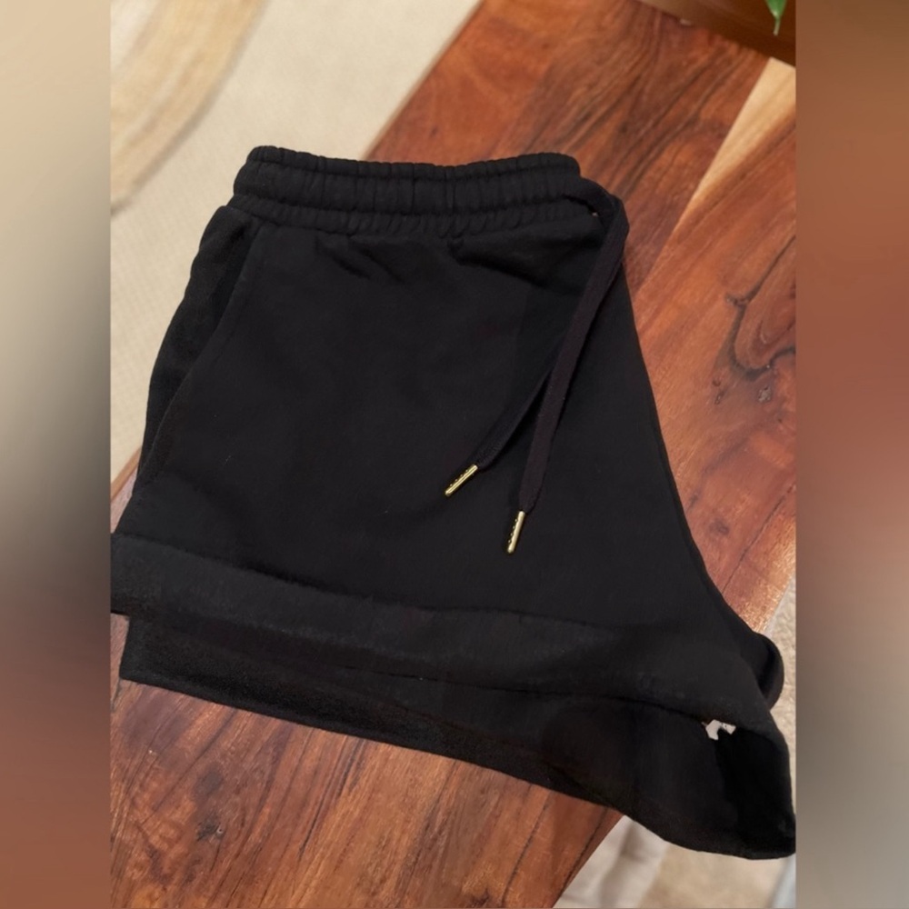 WEWOREWHAT pull on sweat-short black